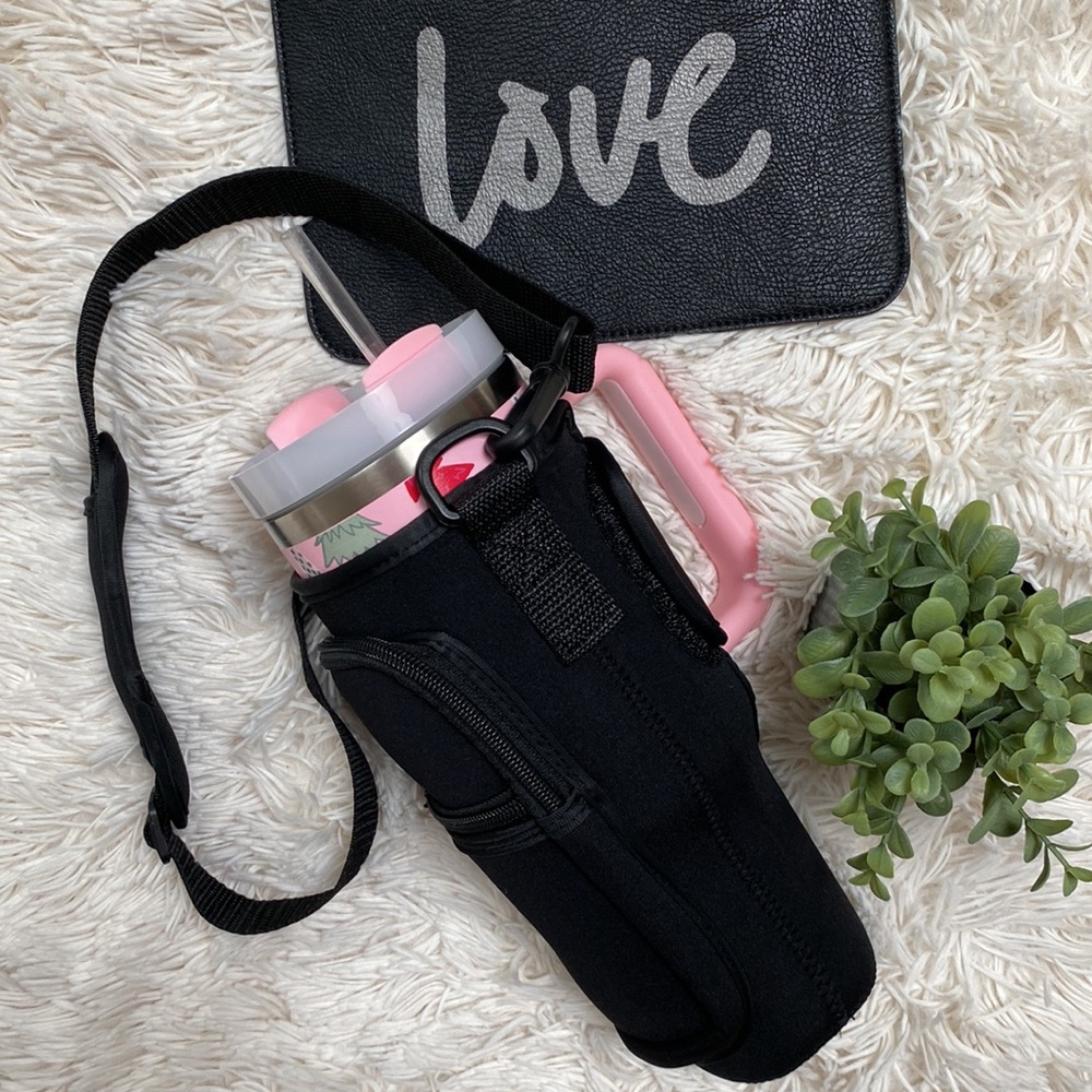 🎉HP🎉 Zenana Tumbler Crossbody Bag 💗 Black